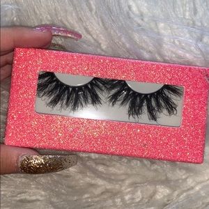 ‘Kisses’ 25mm Siberian Mink Lashes